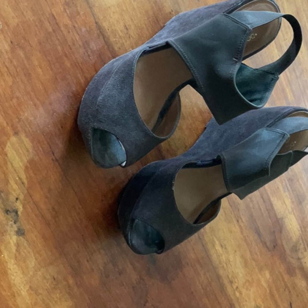 Donald Pliner- brown suede wedge -9.5 M